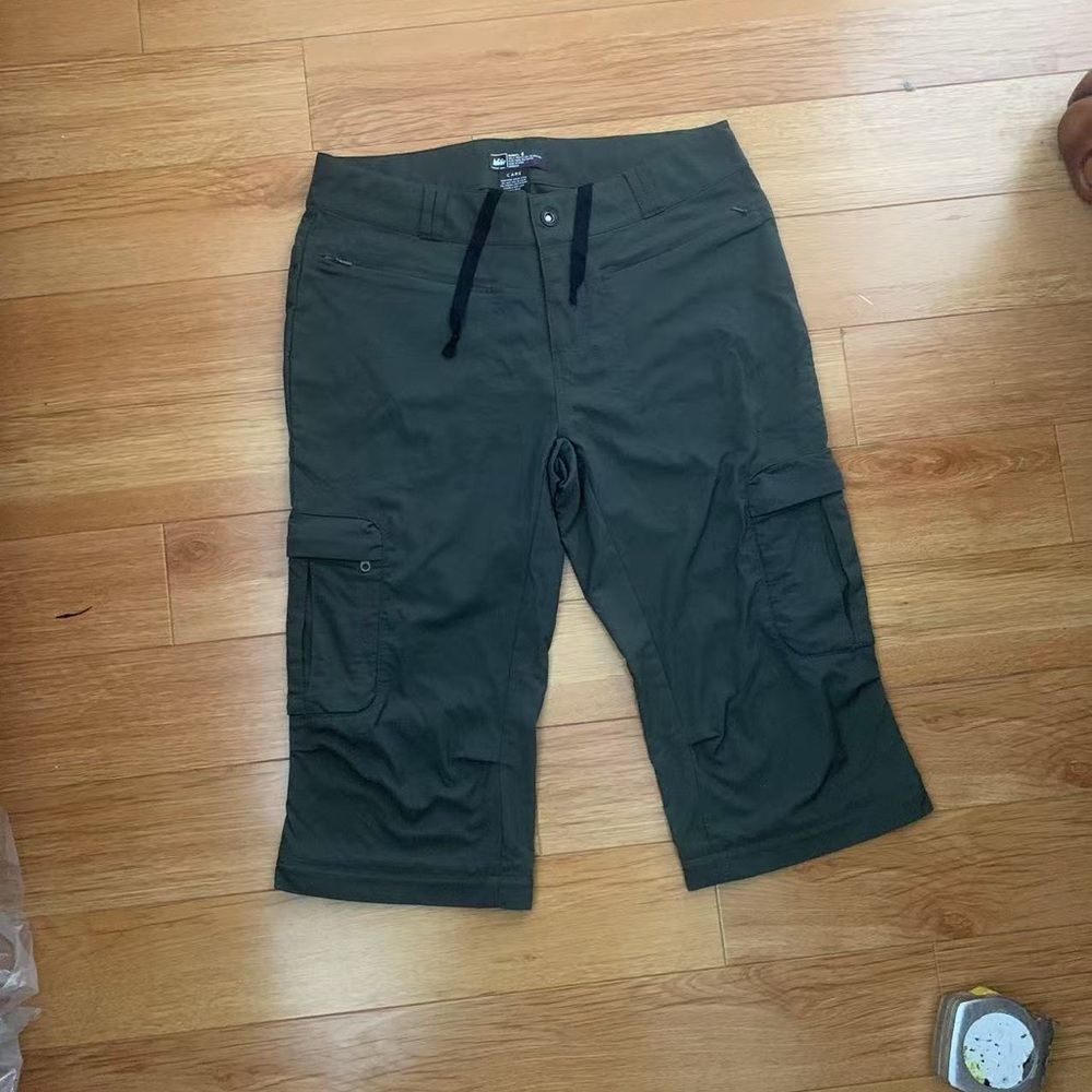 Womens Gray REI UPF 30+ Cargo Capri Pants Hiking Camping Outdoors Size 6